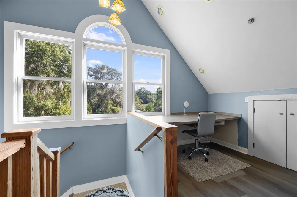 221 SE 7TH STREET Gainesville, FL 32601