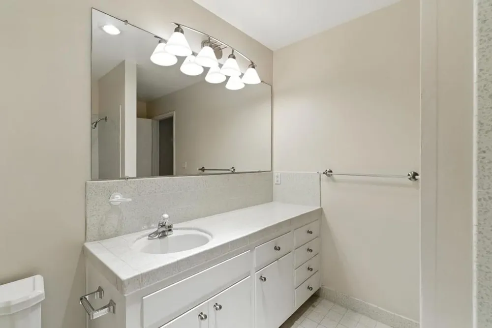 728 Elm Street #205 San Carlos, CA 94070