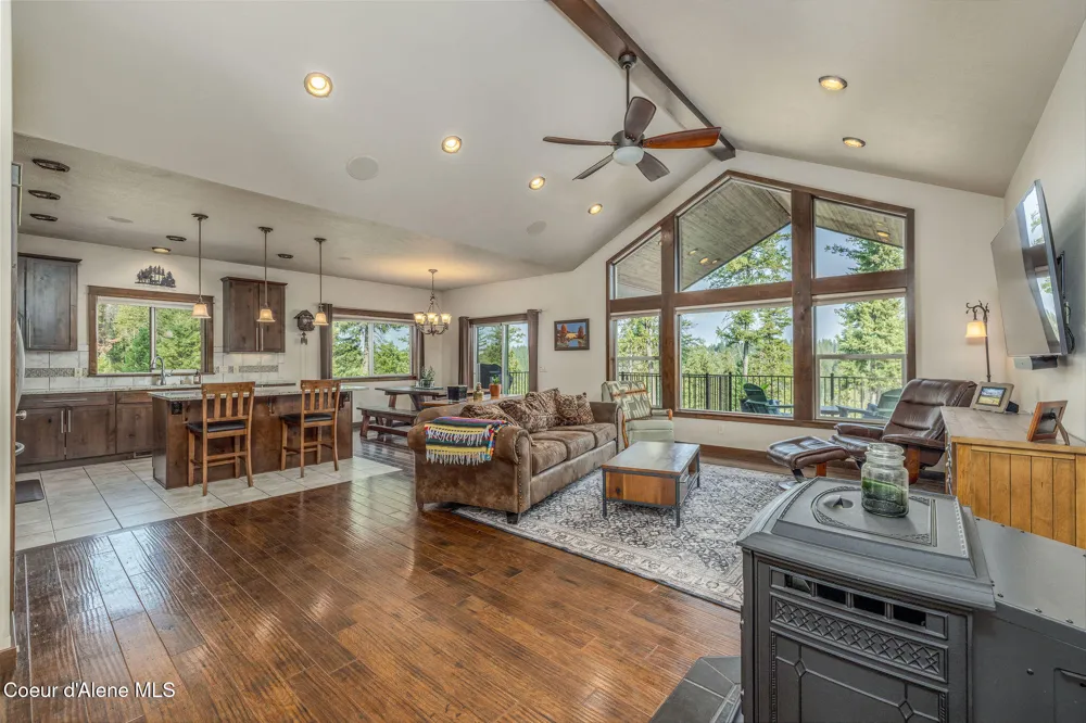 36120 Milan Elk Road Chattaroy, WA 99003