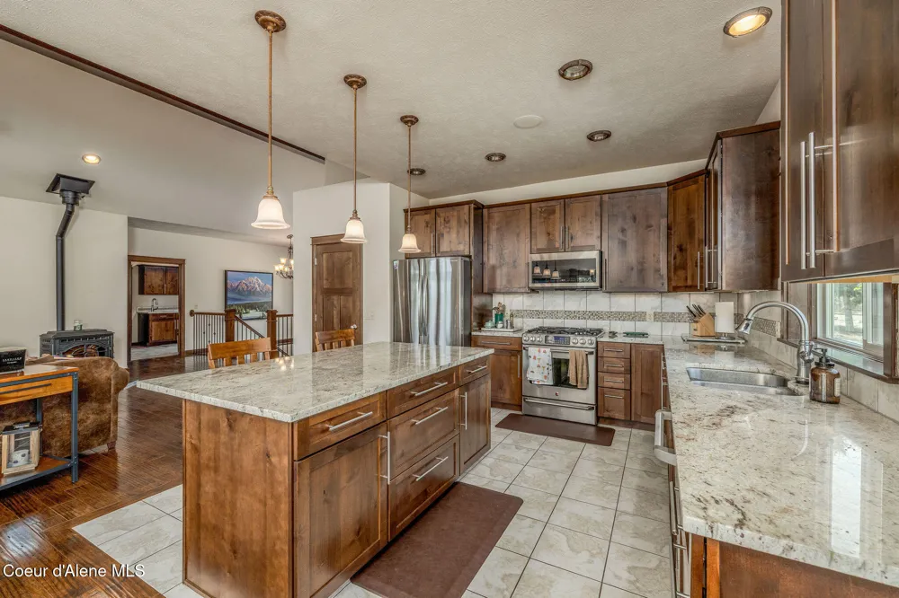 36120 Milan Elk Road Chattaroy, WA 99003