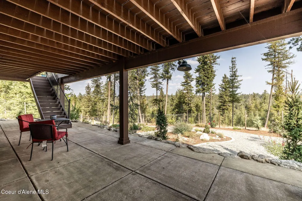 36120 Milan Elk Road Chattaroy, WA 99003