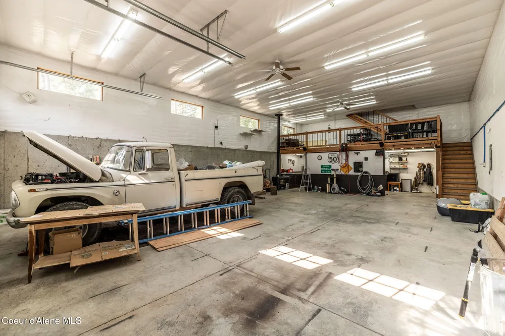 36120 Milan Elk Road Chattaroy, WA 99003
