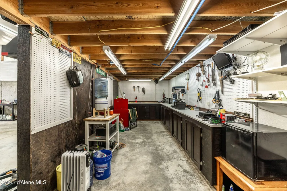 36120 Milan Elk Road Chattaroy, WA 99003