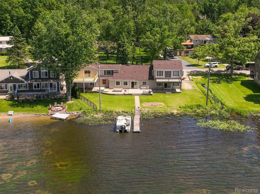 1794 S HUGHES ROAD Brighton Township, MI 48114