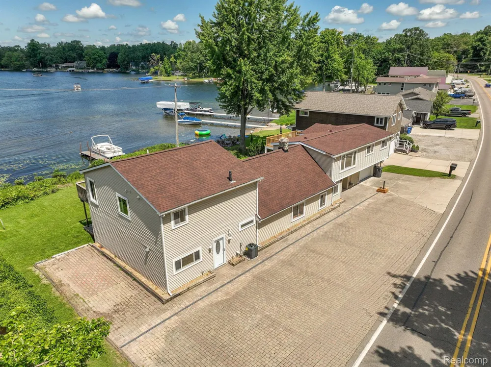 1794 S HUGHES ROAD Brighton Township, MI 48114
