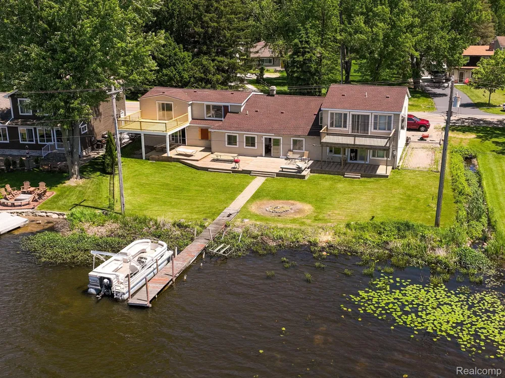 1794 S HUGHES ROAD Brighton Township, MI 48114