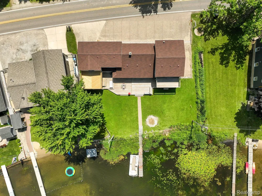 1794 S HUGHES ROAD Brighton Township, MI 48114