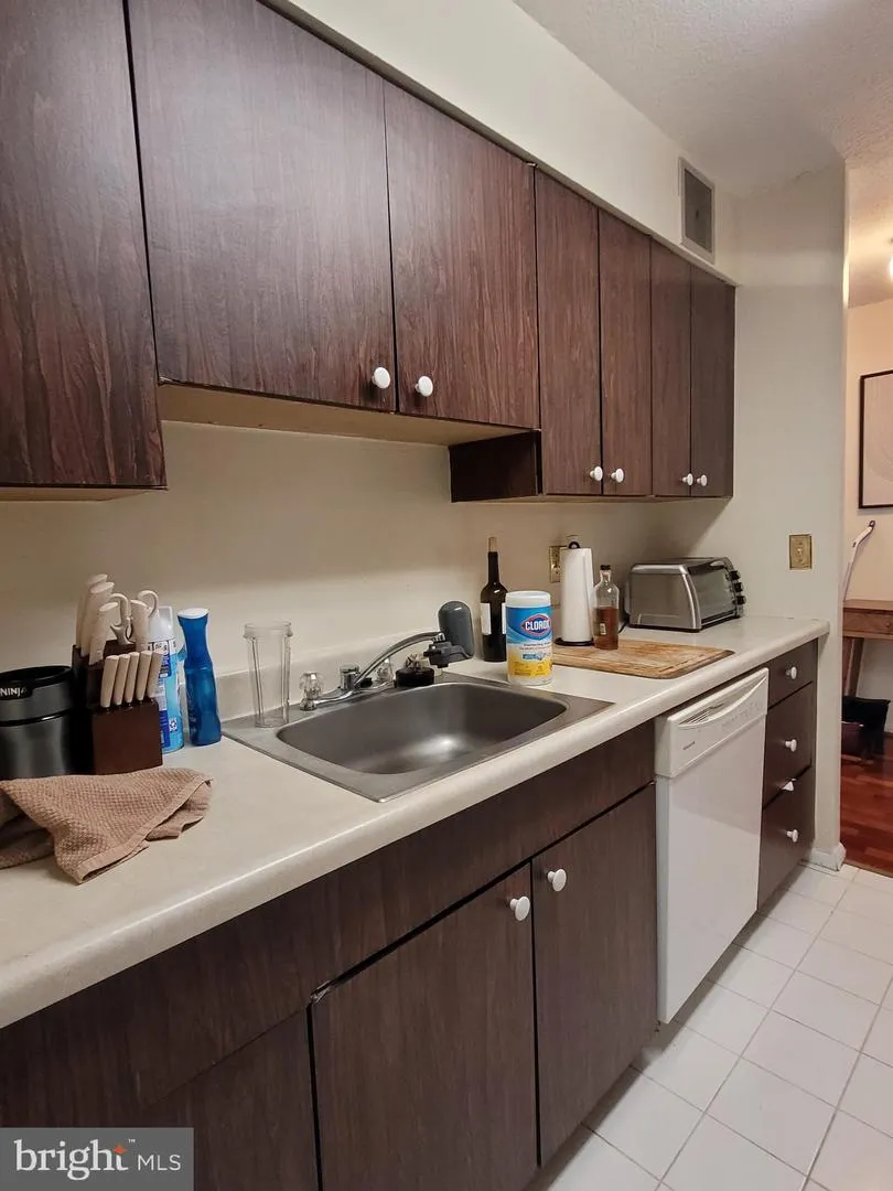 1420 LOCUST STREET #14P Philadelphia, PA 19102