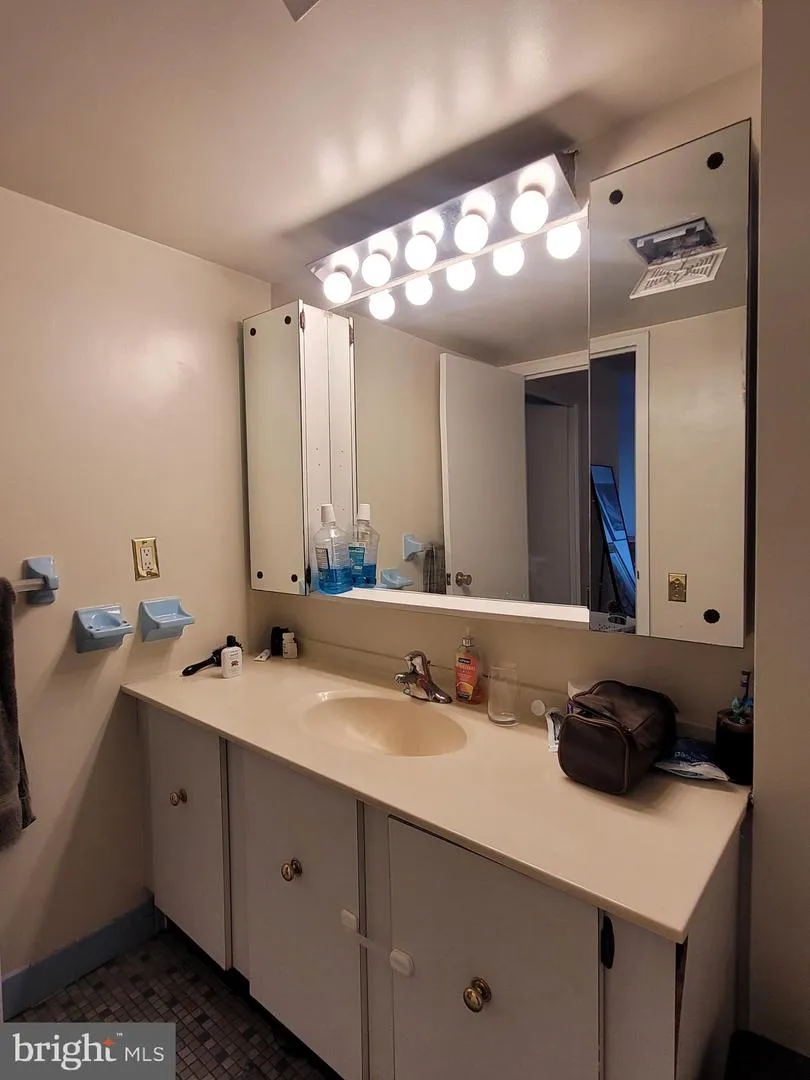 1420 LOCUST STREET #14P Philadelphia, PA 19102