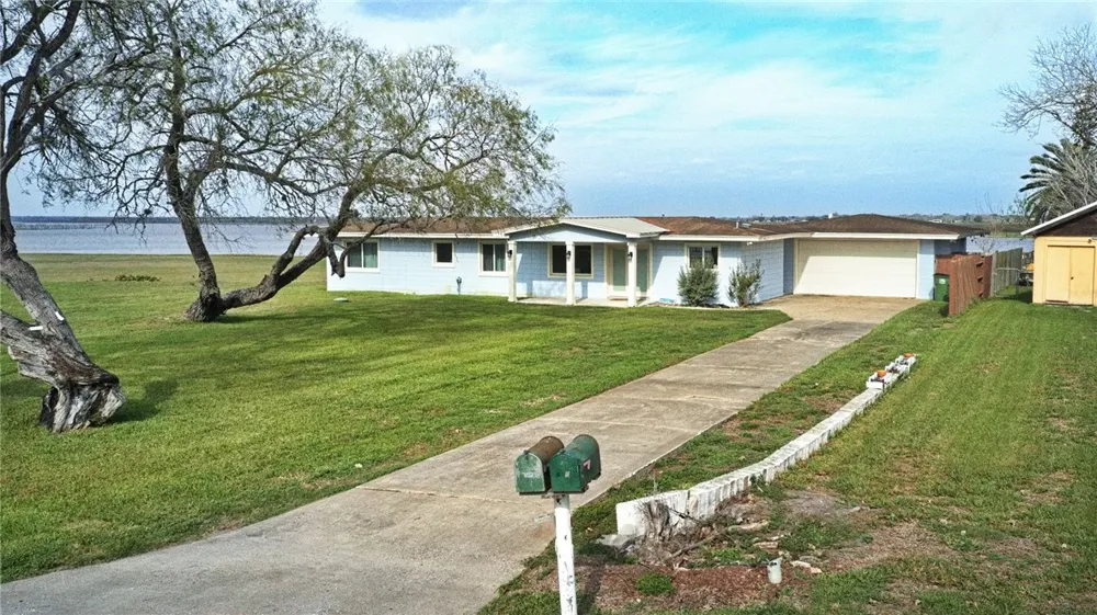 140 Zenna Drive Mathis, TX 78368