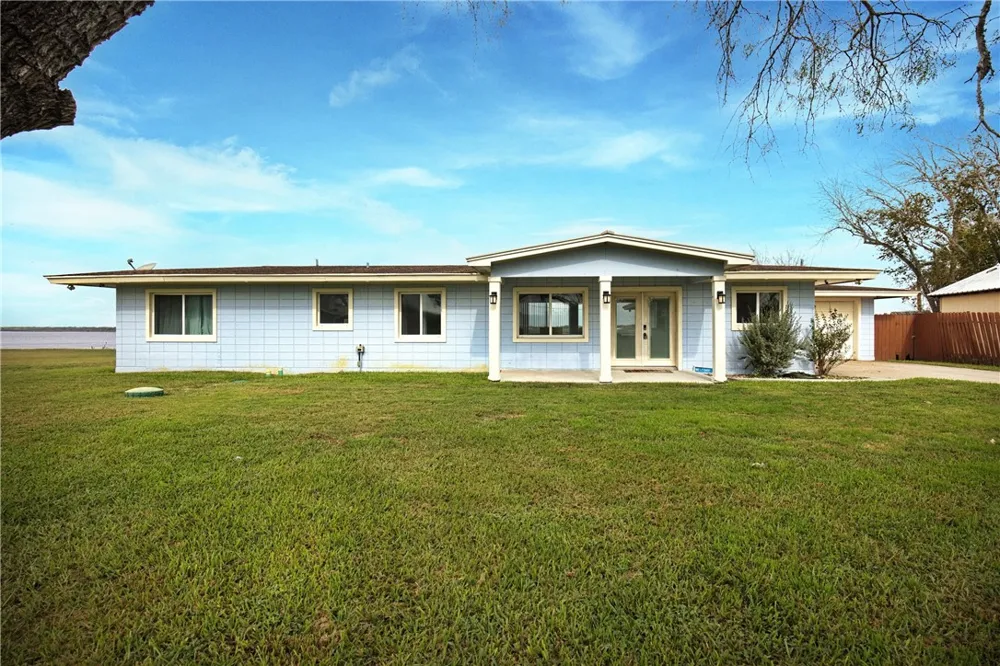 140 Zenna Drive Mathis, TX 78368