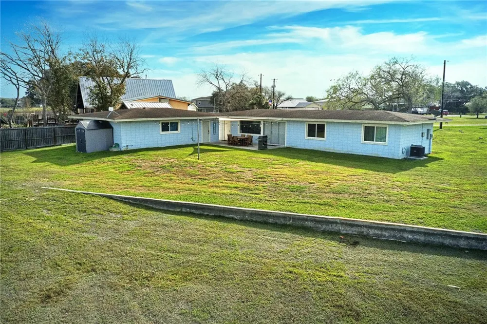 140 Zenna Drive Mathis, TX 78368