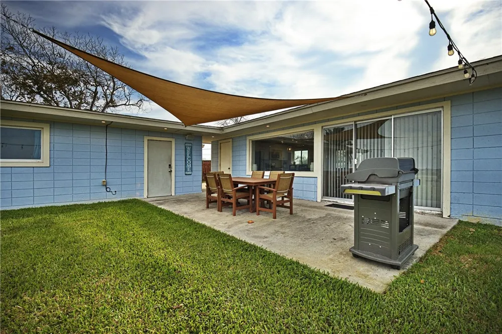140 Zenna Drive Mathis, TX 78368