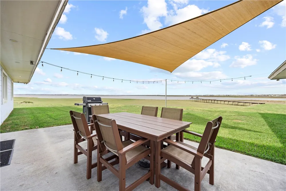 140 Zenna Drive Mathis, TX 78368