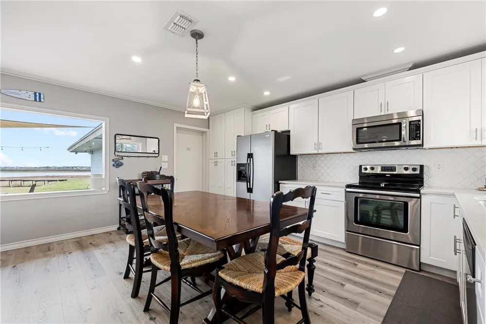 140 Zenna Drive Mathis, TX 78368