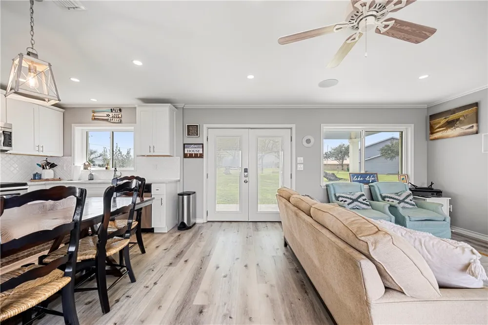 140 Zenna Drive Mathis, TX 78368
