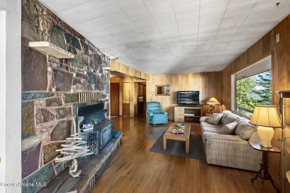 125 S Smith Creek Road Sandpoint, ID 83864