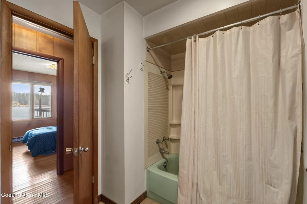 125 S Smith Creek Road Sandpoint, ID 83864