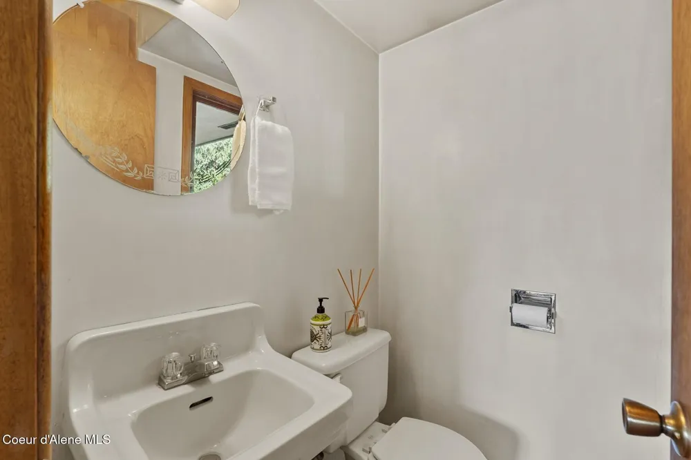 125 S Smith Creek Road Sandpoint, ID 83864