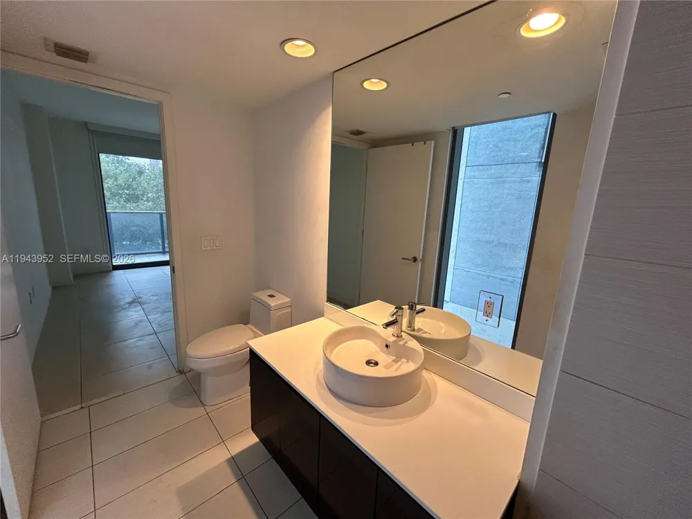 31 SE 6th St #407 Miami, FL 33131