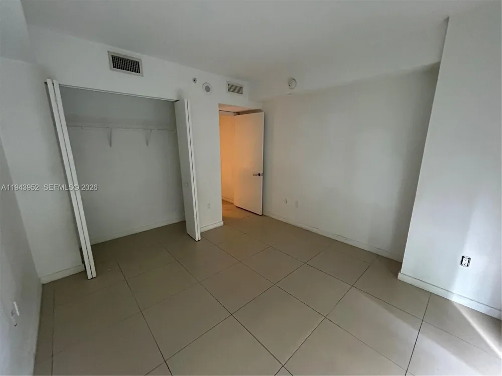31 SE 6th St #407 Miami, FL 33131