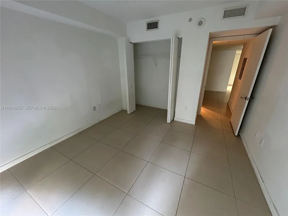 31 SE 6th St #407 Miami, FL 33131