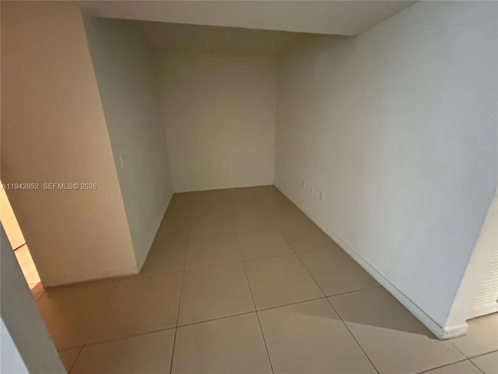 31 SE 6th St #407 Miami, FL 33131