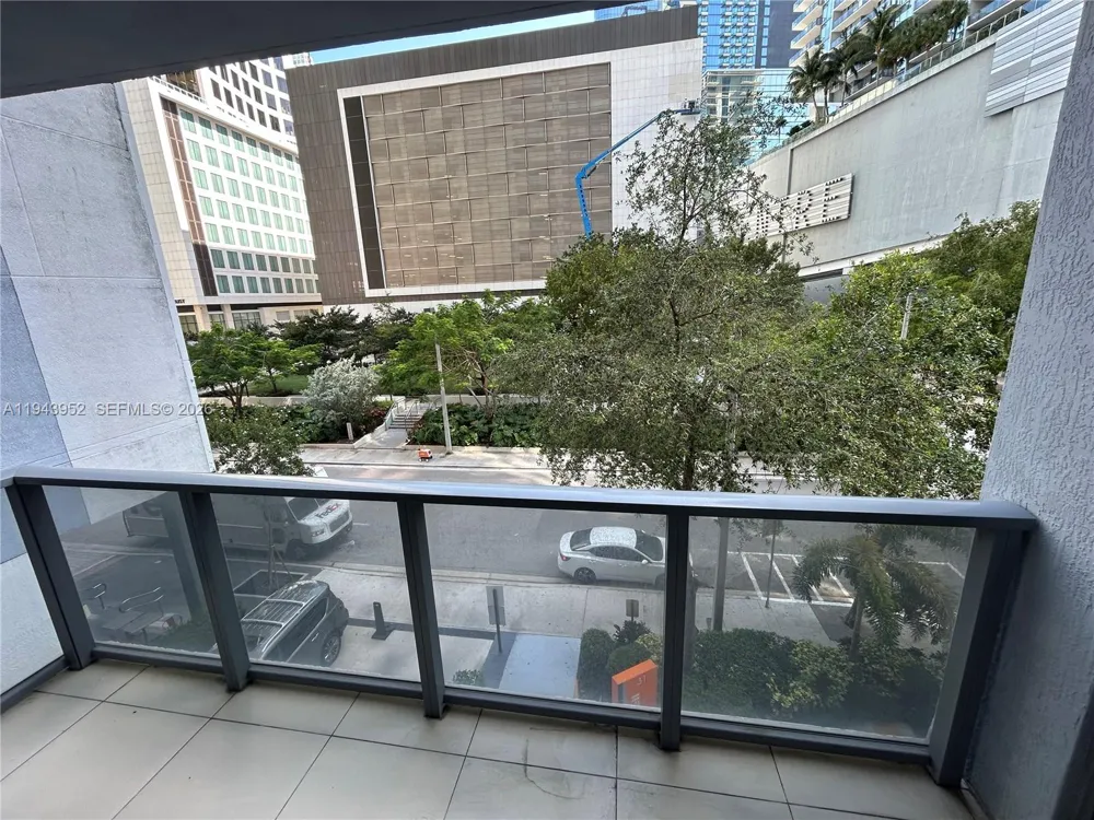 31 SE 6th St #407 Miami, FL 33131