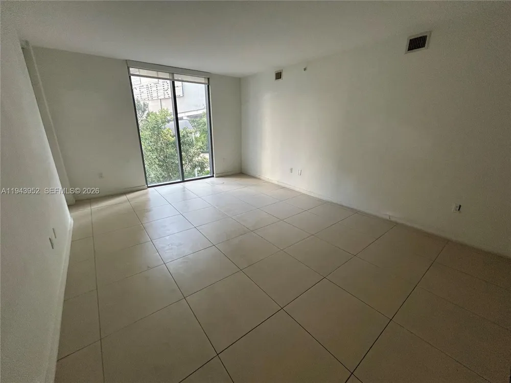 31 SE 6th St #407 Miami, FL 33131