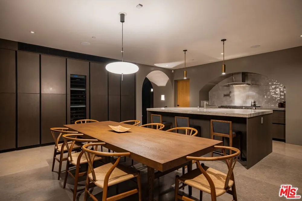11968 Brentridge Drive Los Angeles, CA 90049