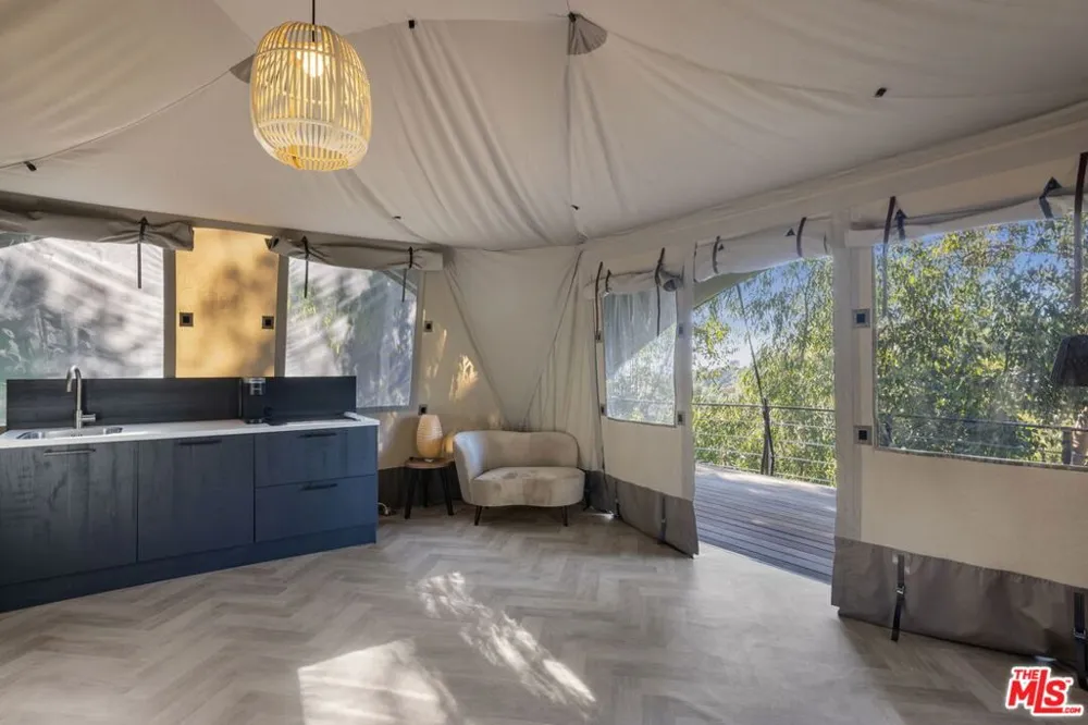 11968 Brentridge Drive Los Angeles, CA 90049