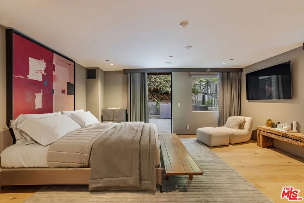 11968 Brentridge Drive Los Angeles, CA 90049