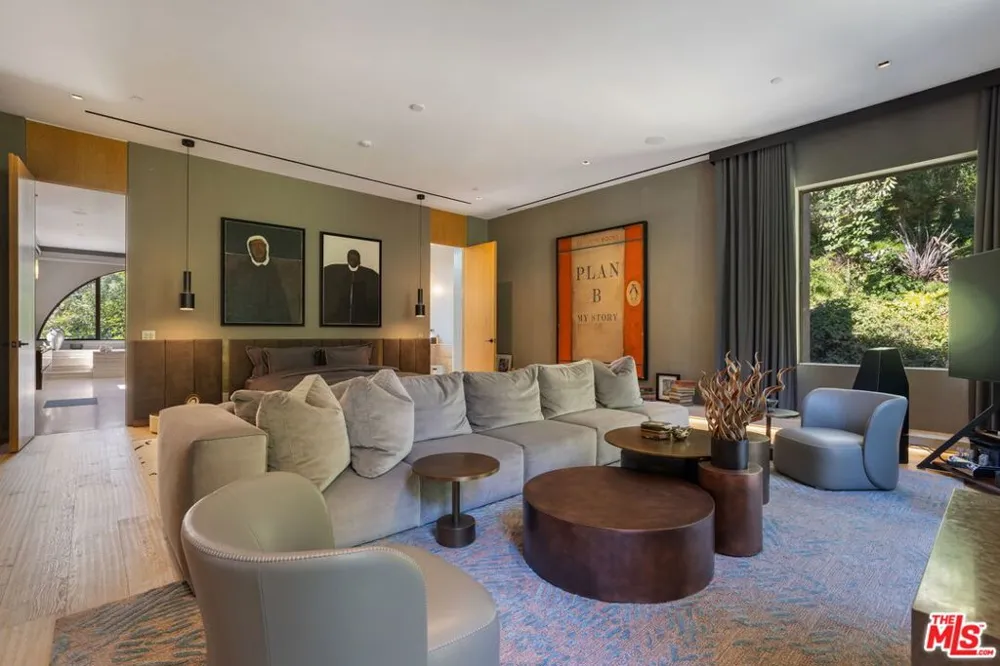 11968 Brentridge Drive Los Angeles, CA 90049