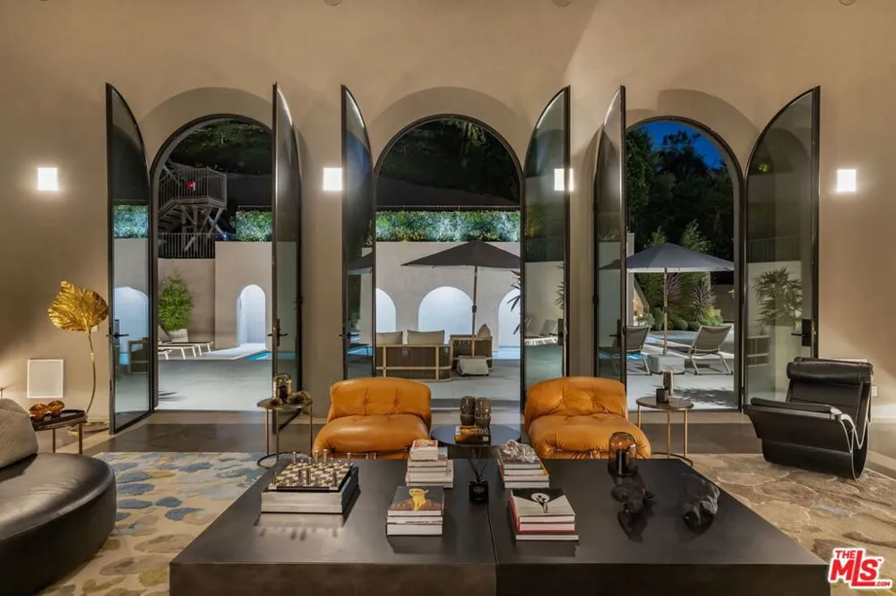 11968 Brentridge Drive Los Angeles, CA 90049