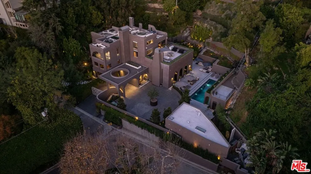 11968 Brentridge Drive Los Angeles, CA 90049