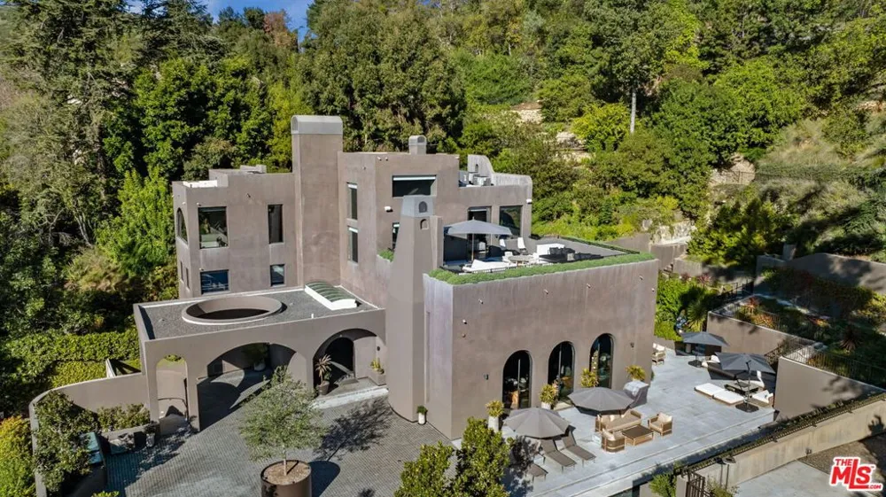 11968 Brentridge Drive Los Angeles, CA 90049