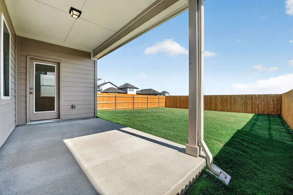 14114 Edna Maxine Walk Del Valle, TX 78617