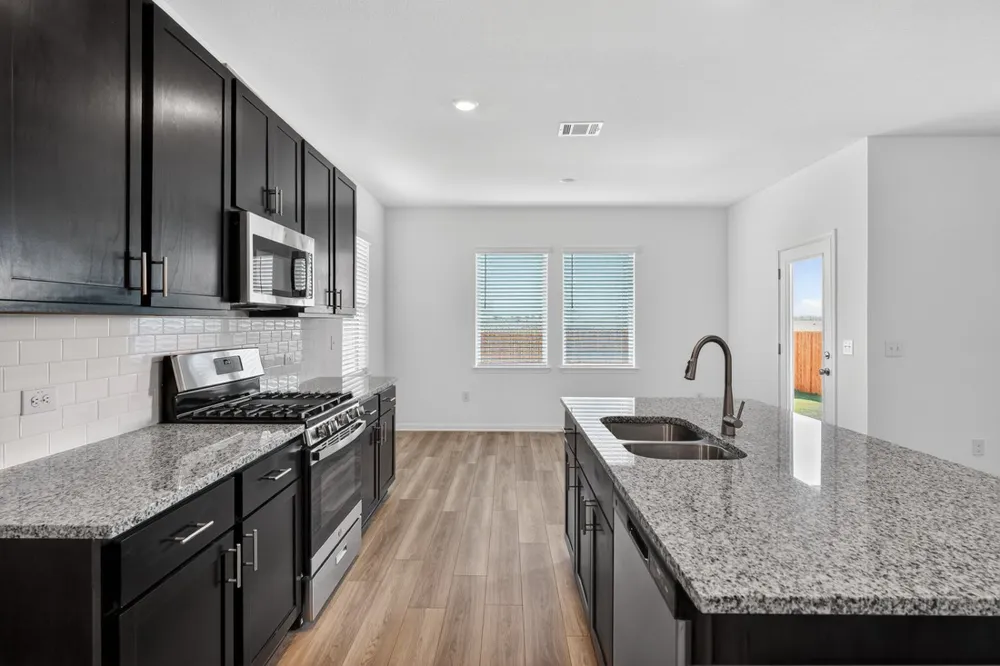 14114 Edna Maxine Walk Del Valle, TX 78617