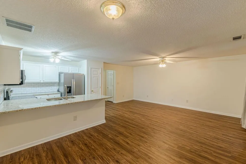 137 Venture Path Hiram, GA 30141