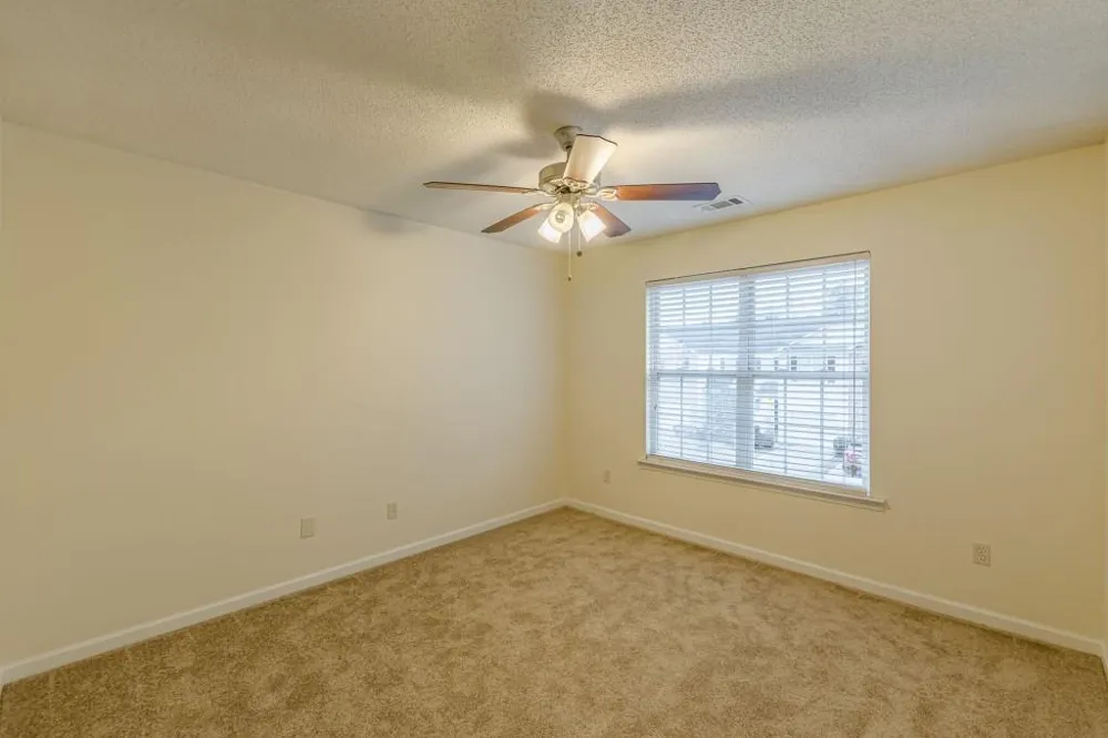 137 Venture Path Hiram, GA 30141