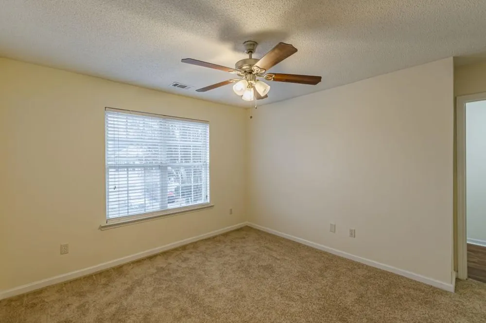 137 Venture Path Hiram, GA 30141