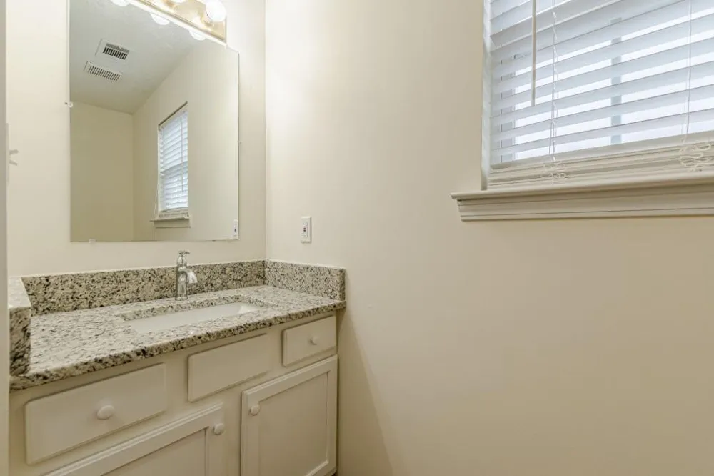 137 Venture Path Hiram, GA 30141