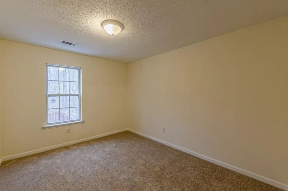 137 Venture Path Hiram, GA 30141