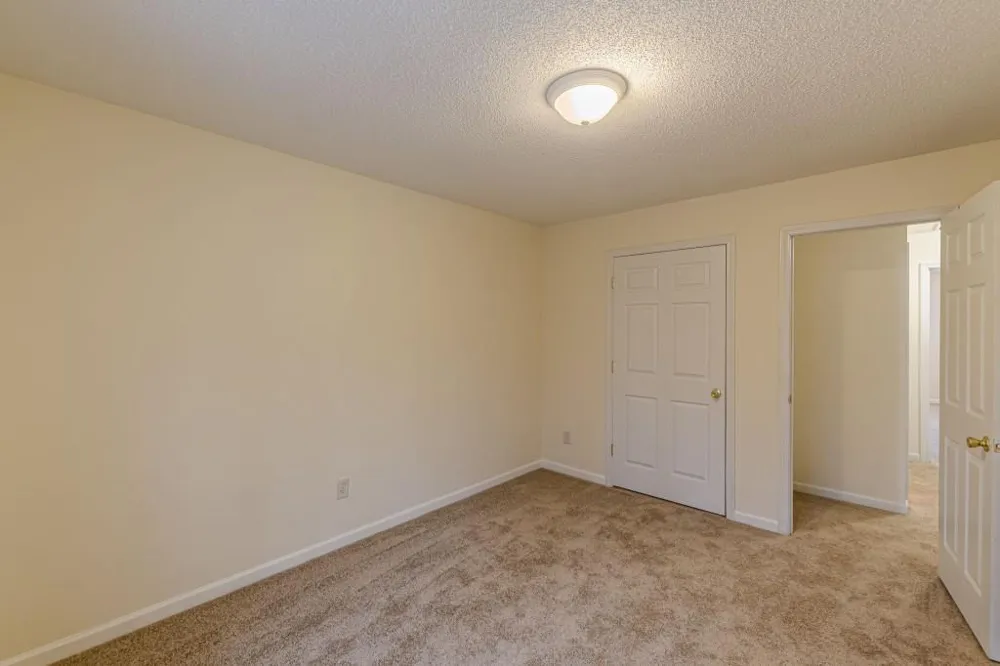137 Venture Path Hiram, GA 30141