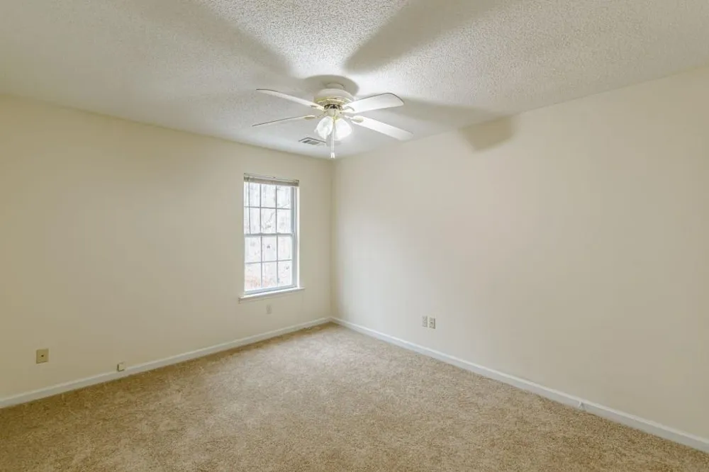 137 Venture Path Hiram, GA 30141
