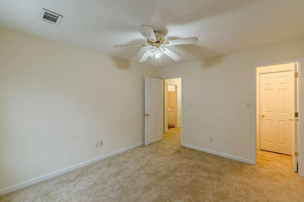 137 Venture Path Hiram, GA 30141
