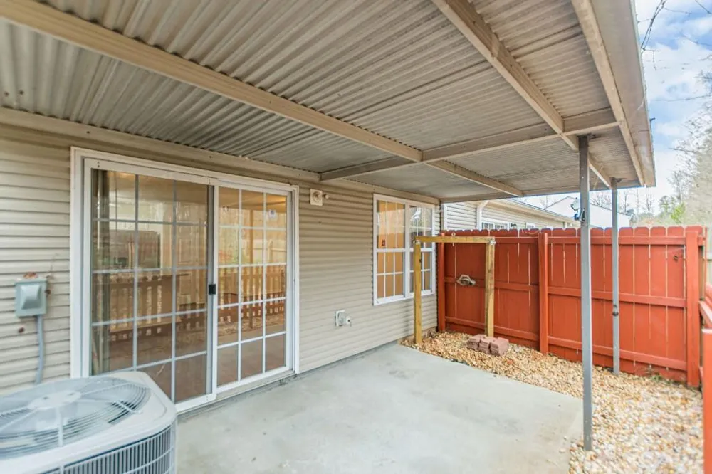 137 Venture Path Hiram, GA 30141