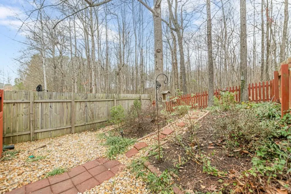 137 Venture Path Hiram, GA 30141