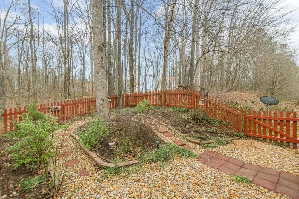 137 Venture Path Hiram, GA 30141