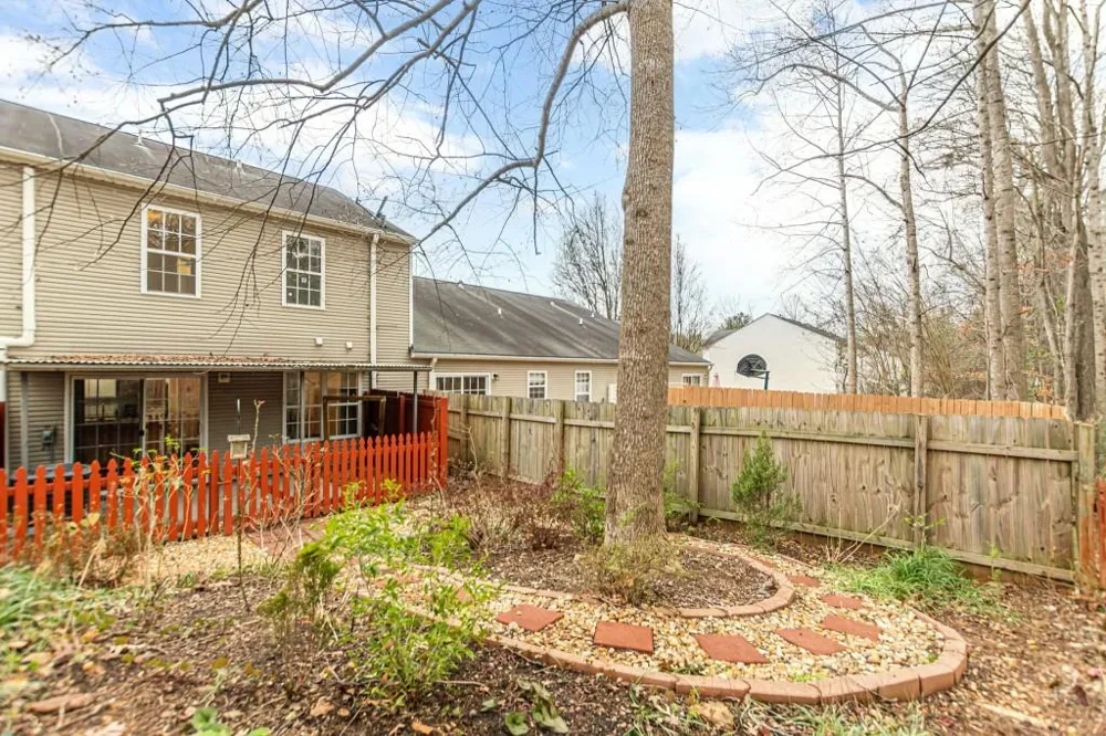 137 Venture Path Hiram, GA 30141
